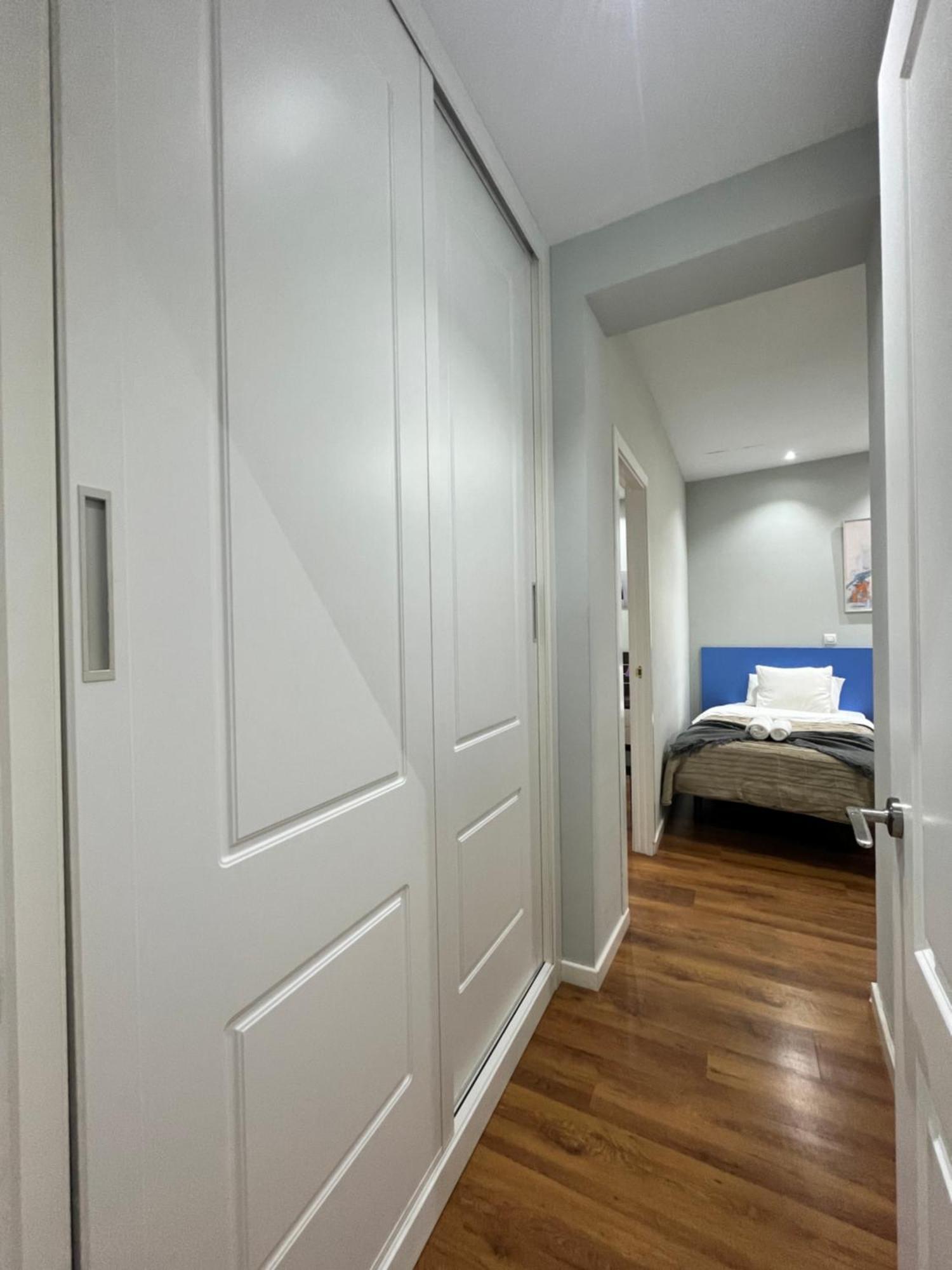 Exclusivo En Sol Exterior Bar Temporal Apartment Madrid Ngoại thất bức ảnh