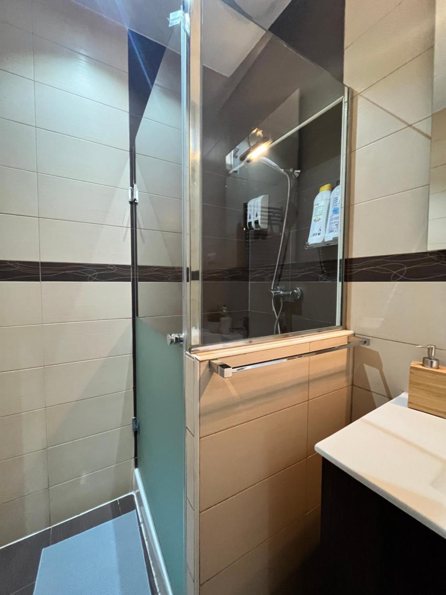 Exclusivo En Sol Exterior Bar Temporal Apartment Madrid Ngoại thất bức ảnh
