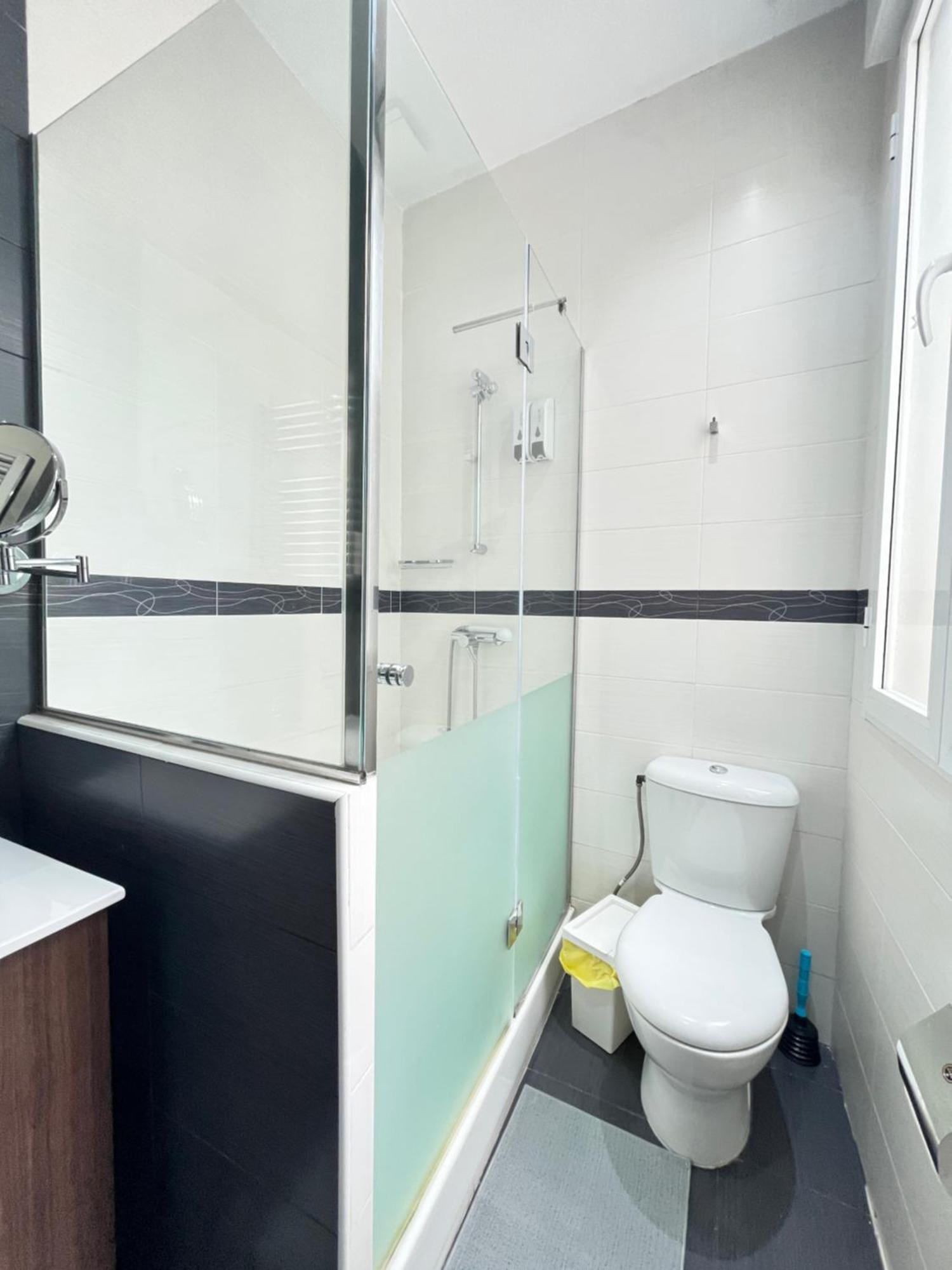 Exclusivo En Sol Exterior Bar Temporal Apartment Madrid Ngoại thất bức ảnh