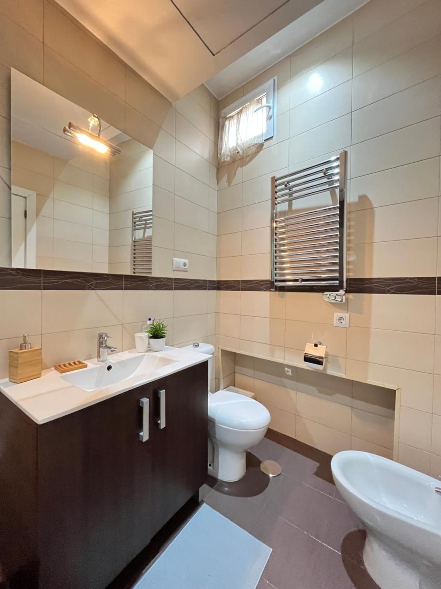Exclusivo En Sol Exterior Bar Temporal Apartment Madrid Ngoại thất bức ảnh