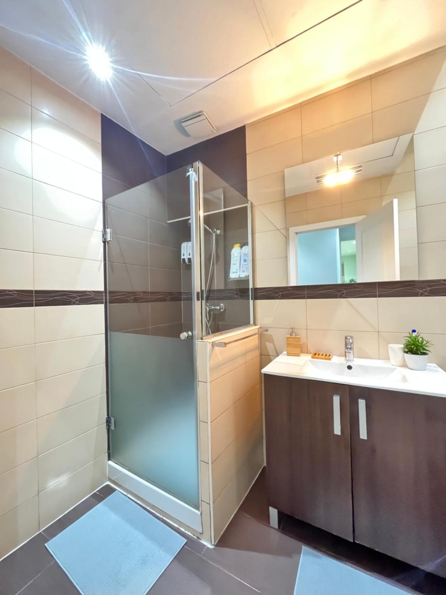 Exclusivo En Sol Exterior Bar Temporal Apartment Madrid Ngoại thất bức ảnh